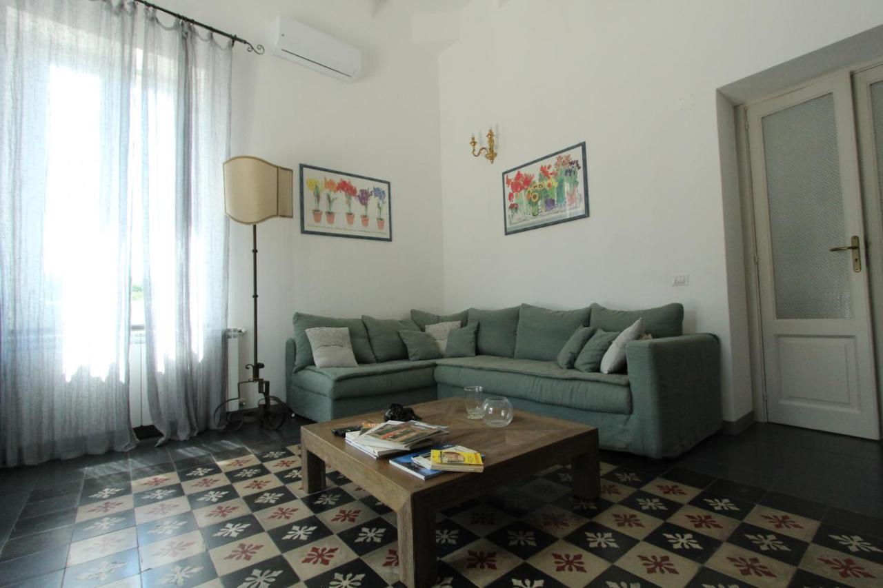 فيلا La Casa Bianca ليباري المظهر الخارجي الصورة